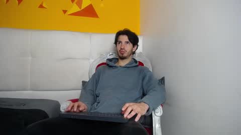 Snapshot of liamluxe chatting on 25, 2, 2025 LiamLuxe online show from 25, 2, 2025