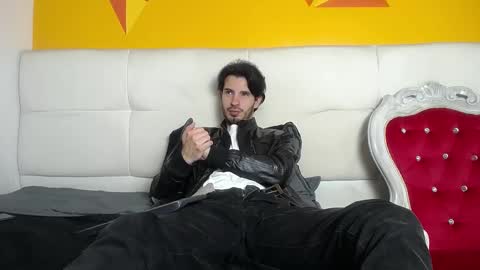 Snapshot of liamluxe chatting on 27, 2, 2025 LiamLuxe online show from 27, 2, 2025
