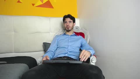 Snapshot of liamluxe chatting on 4, 3, 2025 LiamLuxe online show from 4, 3, 2025