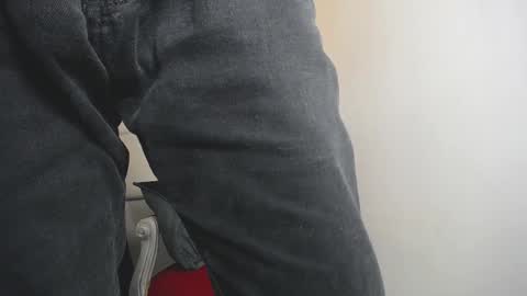 Snapshot of liamluxe chatting on 4, 3, 2025 LiamLuxe online show from 4, 3, 2025