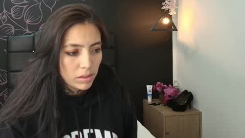 L I A M O N R O E online show from 9, 1, 2026