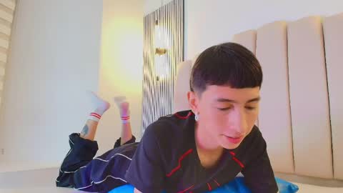 Snapshot of lian_cameron chatting on 18, 4, 2026 lian_cameron online show from 18, 4, 2026
