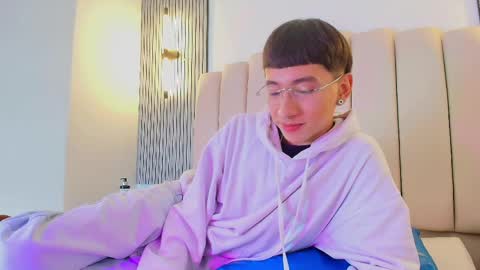 Snapshot of lian_cameron chatting on 20, 4, 2026 lian_cameron online show from 20, 4, 2026