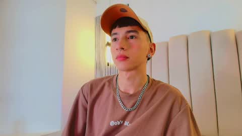Snapshot of lian_cameron chatting on 8, 5, 2026 lian_cameron online show from 8, 5, 2026