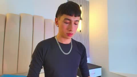 Snapshot of lian_cameron chatting on 13, 5, 2026 lian_cameron online show from 13, 5, 2026