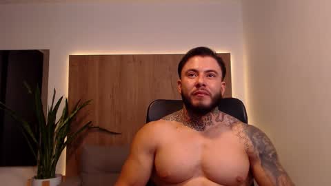 Snapshot of lianjones9 chatting on 18, 10, 2025 lianjones9 online show from 18, 10, 2025