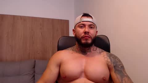 Snapshot of lianjones9 chatting on 25, 10, 2025 lianjones9 online show from 25, 10, 2025