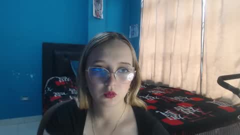 Lia Roberts online show from 24, 11, 2025