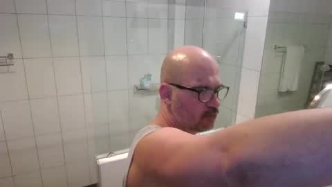 Snapshot of libertarians1972 chatting on 22, 10, 2025 Cockcentric online show from 22, 10, 2025