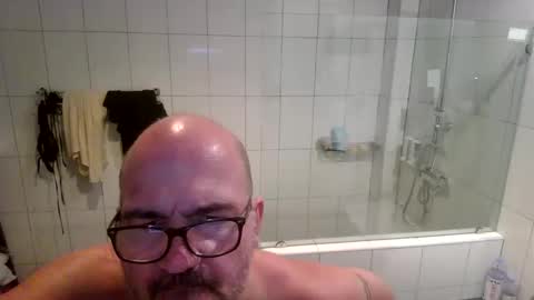 Snapshot of libertarians1972 chatting on 27, 10, 2025 Cockcentric online show from 27, 10, 2025