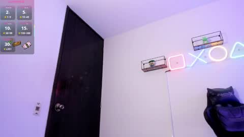 Snapshot of light_eyes_ chatting on 9, 5, 2026 Jhonatan online show from 9, 5, 2026