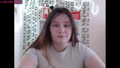 Snapshot of light_lunaa chatting on 12, 1, 2025 light_lunaa online show from 12, 1, 2025