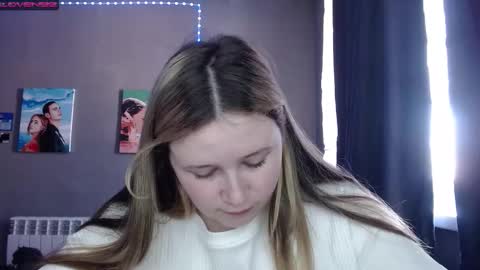 Snapshot of light_lunaa chatting on 12, 10, 2025 light_lunaa online show from 12, 10, 2025
