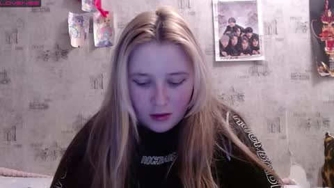light_lunaa online show from 17, 11, 2025
