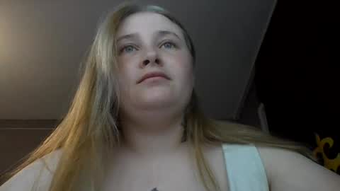 Snapshot of light_lunaa chatting on 27, 6, 2026 light_lunaa online show from 27, 6, 2026