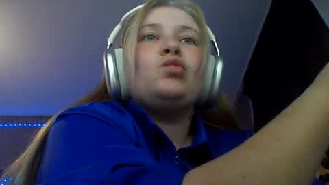 Snapshot of light_lunaa chatting on 28, 6, 2026 light_lunaa online show from 28, 6, 2026