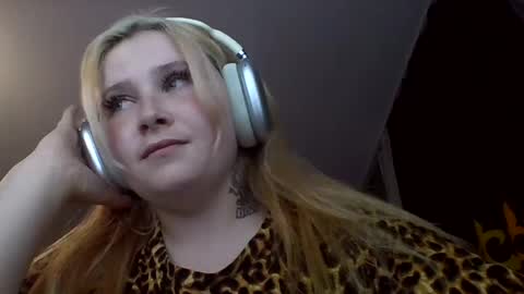 Snapshot of light_lunaa chatting on 16, 7, 2026 light_lunaa online show from 16, 7, 2026
