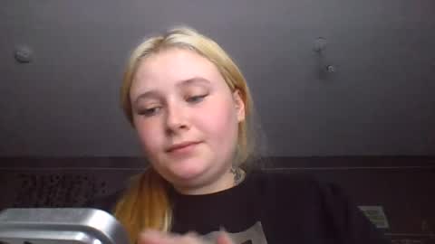 Snapshot of light_lunaa chatting on 1, 8, 2026 light_lunaa online show from 1, 8, 2026