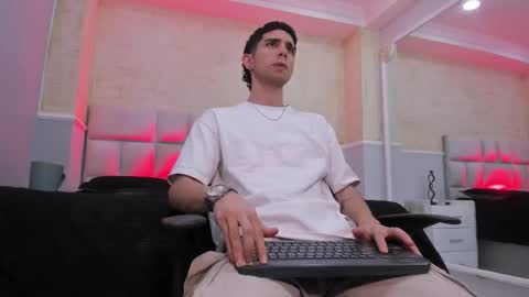 Snapshot of liiamhudson_ chatting on 20, 2, 2025 L I I A M online show from 20, 2, 2025