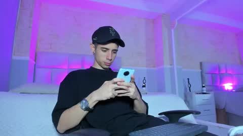 Snapshot of liiamhudson_ chatting on 3, 3, 2025 L I I A M online show from 3, 3, 2025