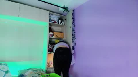         online show from 10, 9, 2025