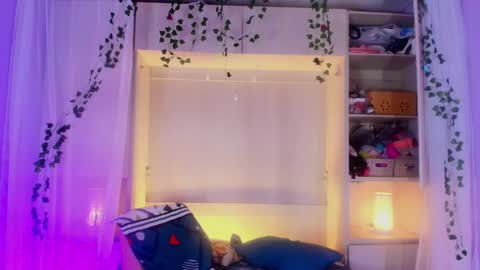         online show from 13, 9, 2025