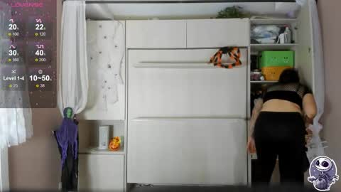         online show from 11, 10, 2025