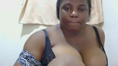 Snapshot of liilcutiee chatting on 21, 4, 2026 Lily online show from 21, 4, 2026