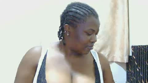 Snapshot of liilcutiee chatting on 8, 7, 2026 Lily online show from 8, 7, 2026