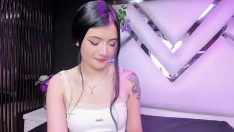 Snapshot of liinzy_rouse chatting on 4, 8, 2026 Brittany online show from 4, 8, 2026