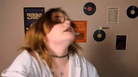 Snapshot of lika_pop chatting on 17, 11, 2025 lika_pop online show from 17, 11, 2025