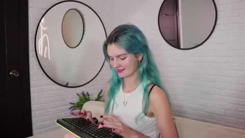 Snapshot of lika_sky chatting on 28, 9, 2025 lika_sky online show from 28, 9, 2025