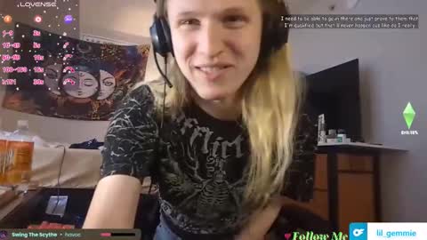 Snapshot of lil_gem chatting on 18, 4, 2026 lil gemmie online show from 18, 4, 2026