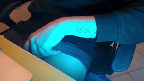 Snapshot of lil_j_ chatting on 9, 10, 2025 lil_j_ online show from 9, 10, 2025