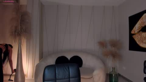 Lila West online show from 9, 10, 2025