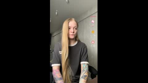 Snapshot of lili_01 chatting on 24, 2, 2026 Lili online show from 24, 2, 2026