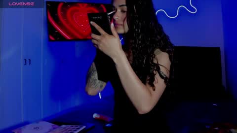 lili_evanss online show from 24, 4, 2026
