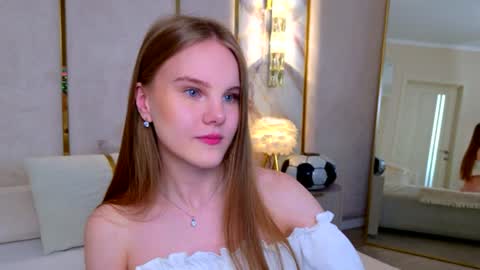 lili_lohan online show from 14, 7, 2026