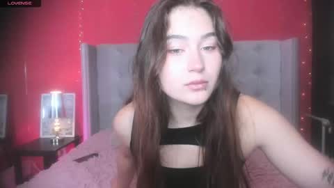 Snapshot of lili_luuu chatting on 19, 9, 2025 Lilu online show from 19, 9, 2025