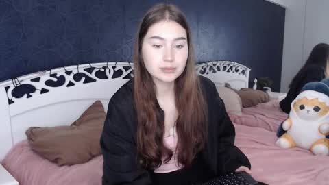 Snapshot of lili_luuu chatting on 1, 10, 2025 Lilu online show from 1, 10, 2025