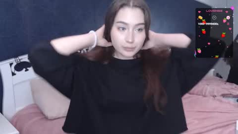 Snapshot of lili_luuu chatting on 1, 10, 2025 Lilu online show from 1, 10, 2025
