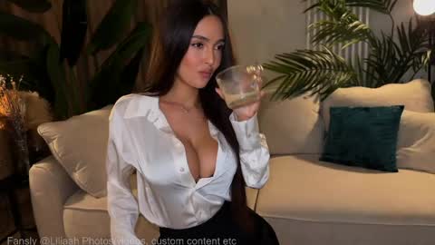 Snapshot of liliaah chatting on 8, 6, 2026 Lili Nude ONLY Ticket or Fansly online show from 8, 6, 2026