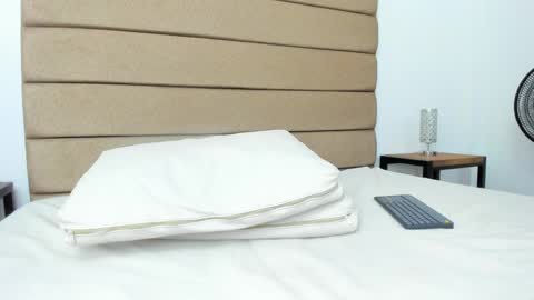 LILIAN  online show from 5, 3, 2025