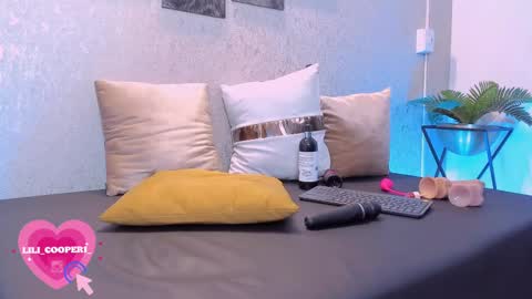 Snapshot of lilicooper_ chatting on 6, 3, 2025 Lili Cooper online show from 6, 3, 2025
