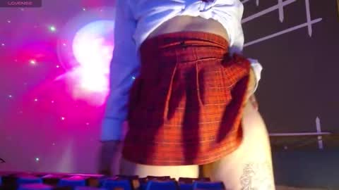 Simone 3 online show from 14, 10, 2025