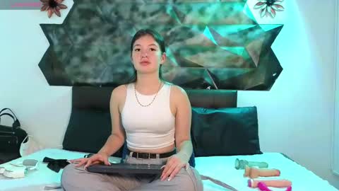 Snapshot of lilimini032 chatting on 3, 1, 2025 lilimini online show from 3, 1, 2025