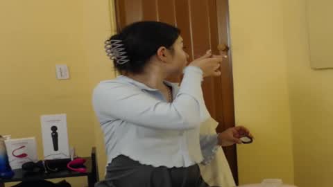 Snapshot of lilimini032 chatting on 8, 10, 2025 lilimini online show from 8, 10, 2025