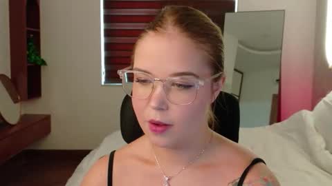 Lilith Bonheur online show from 5, 4, 2026