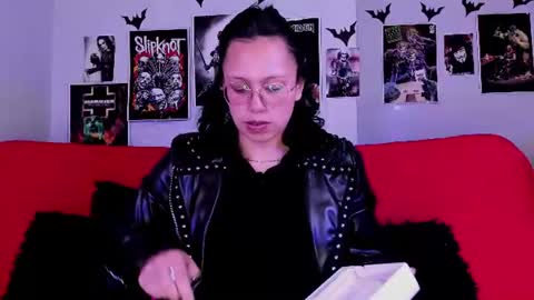 Snapshot of lilith_deveraux_ chatting on 13, 6, 2026 MISTRESS LILITH online show from 13, 6, 2026