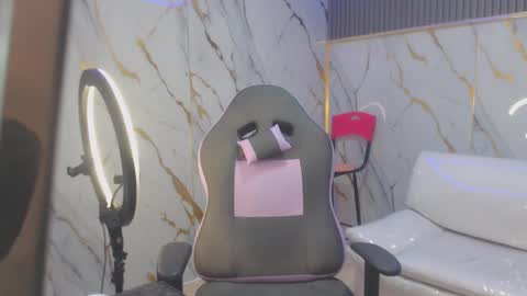 Snapshot of lilith_sexy19 chatting on 12, 9, 2025 Lilith online show from 12, 9, 2025